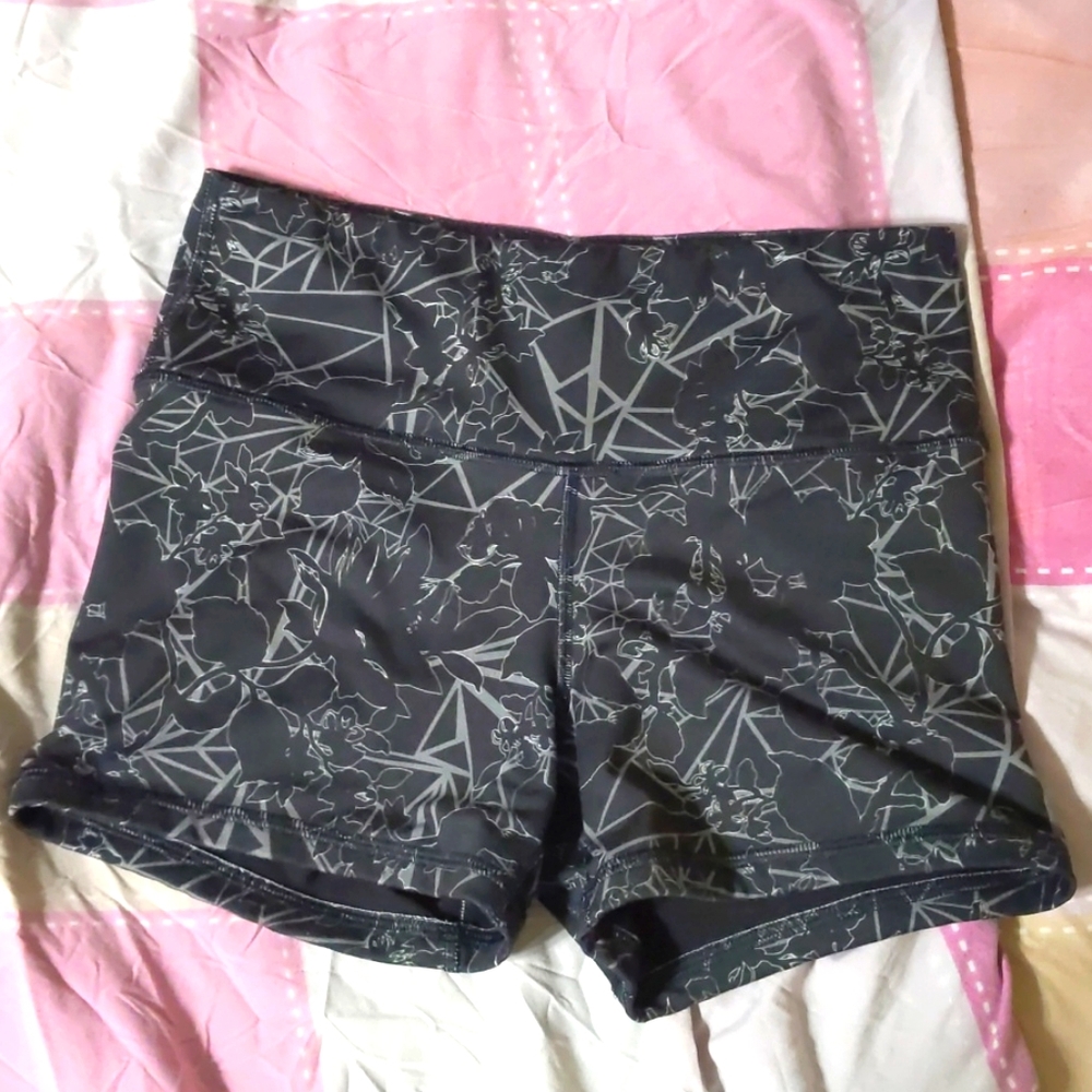 Fleo Silhouette Power High Rise Shorts